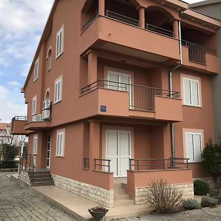 Apartments Juran Sukosan Bagian luar foto