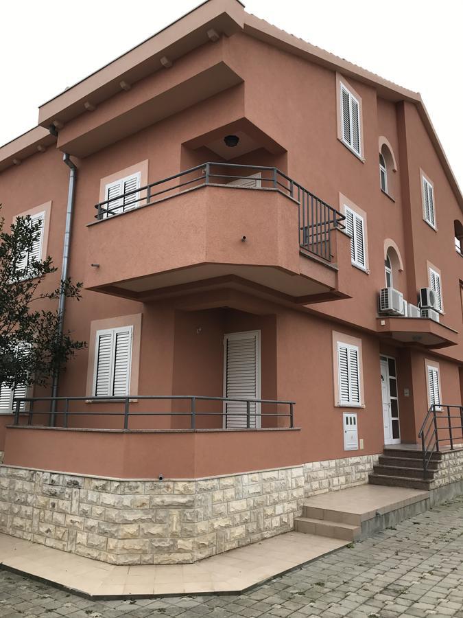 Apartments Juran Sukosan Bagian luar foto